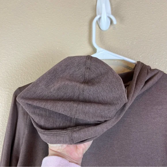 Vuori Halo Performance Hoodie - Picture 11 of 12